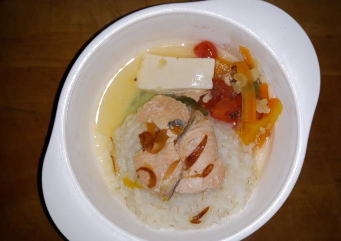 Cara bikin Sup Salmon Sederhana (MPASI 1y) Cara bikin Sup Salmon Sederhana (MPASI 1y)