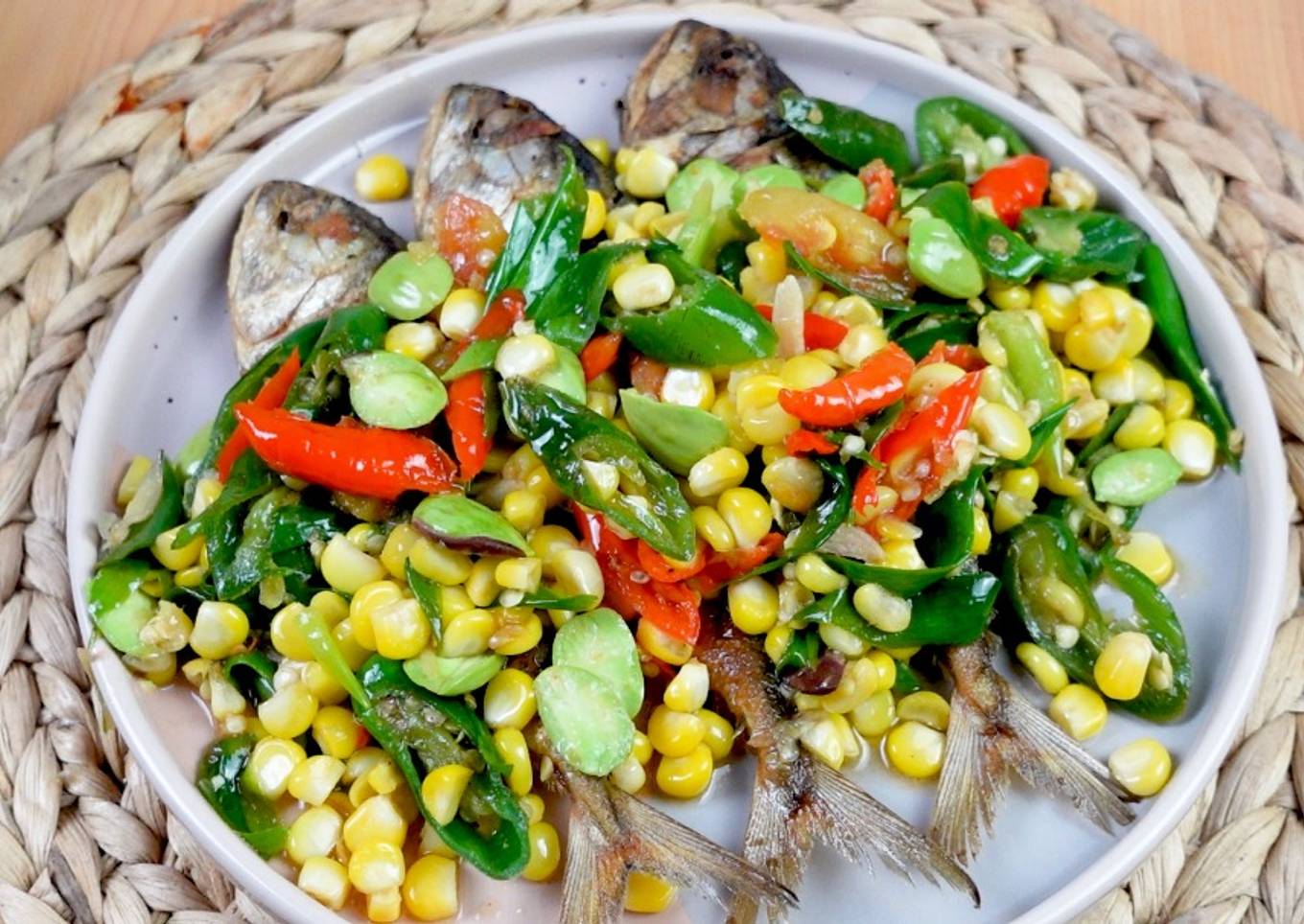 Tumis ikan peda pete jagung