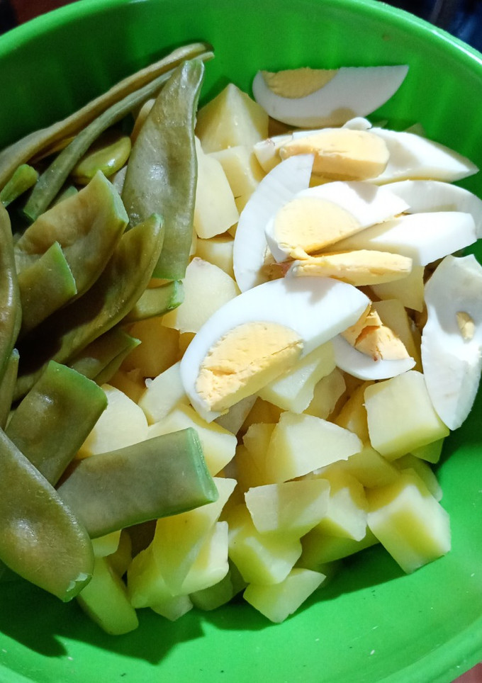 Una foto de Ensalada de chaucha, papa y huevo