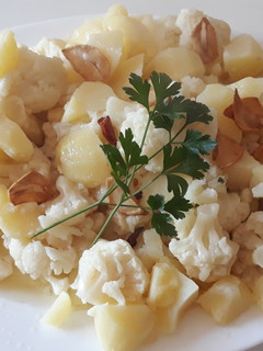 Una foto de Coliflor con patatas