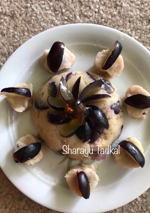 A picture of Fruits Halwa(Apple grape jalwa).