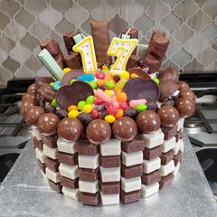 Chocolate Explosion Checkerboard Cake for teen A picture of Chocolate Explosion Checkerboard Cake for teen.
