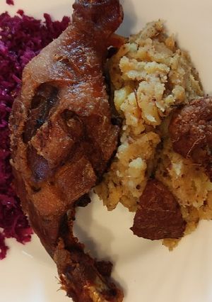 Sült liba lilakáposztával és libamóringal recept fotója