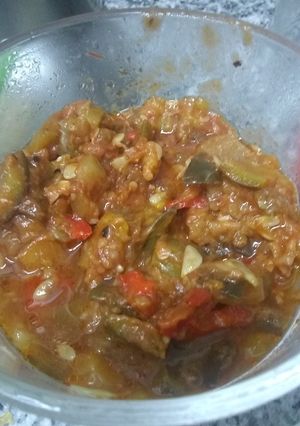Una foto de Ensalada berenjena y zapallito en salsa