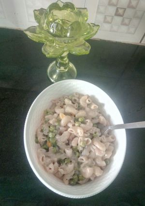 A picture of White sauce pasta.