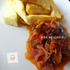 A picture of Tomato and dry fish sauce.