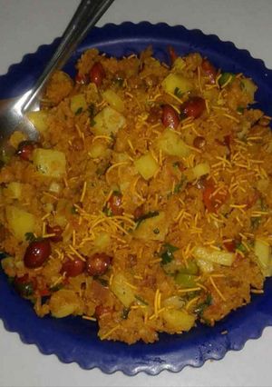 પૌવા બટેકા (Pauva Bateka Recipe In Gujarati) રેસીપી મુખ્ય ફોટો