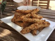 Una foto de pollo picado crujiente al horno