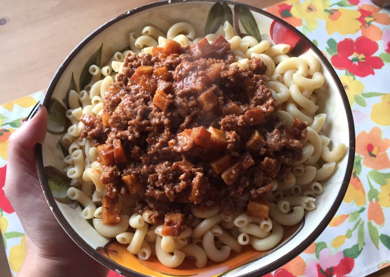 Noodles with meat and taro