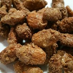 A picture of Cinnamon crusted almonds.