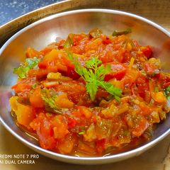 A picture of Spring Onion Tomato Chutney !!.