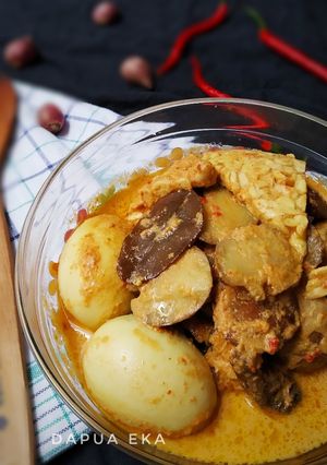 Foto resep Gulai Telor Campur
