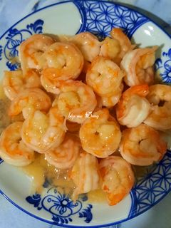 Hình của món Tôm rim mặn ngọt.
