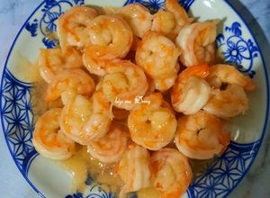 Hình của món Tôm rim mặn ngọt.