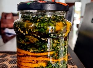 Una foto de ANTIPASTO MIXTO De Berenjena🍆, Calabacín Verde🥒 y Amarillo🌼