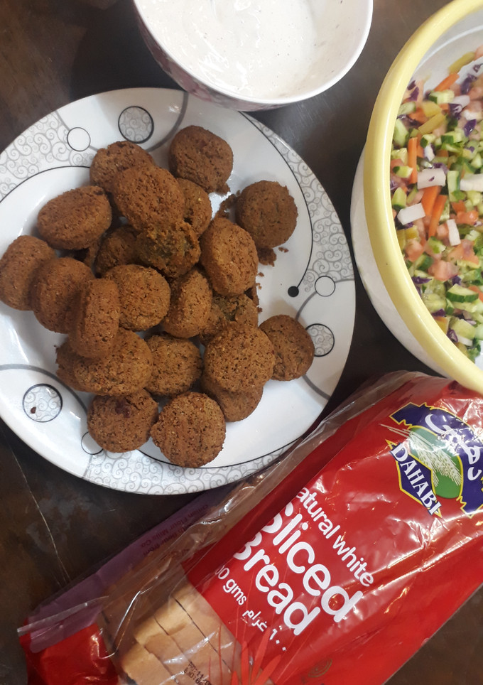 صورة لوصفة أسرع سندويشات توست بالفلافل 🍞🍟😍