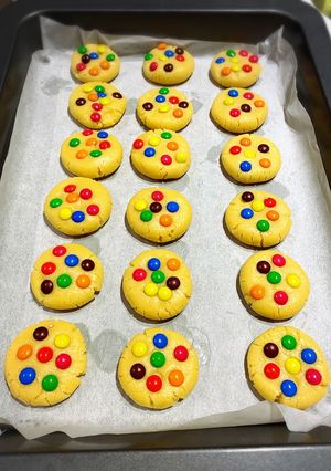 Hình của món Bánh cookie cho bé siêu dễ thương🍪🍪 Betty Crocker Rainbow Chip With M&m Cookie Mix - 495g.