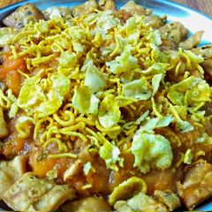A picture of Aloo Chaat.