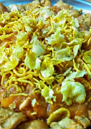 A picture of Aloo Chaat.