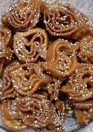 Una foto de Chebakia de Ramadán todo bien explicado y la manera de congelar
