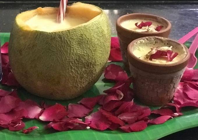 Recipe of Favorite Sakartetti matka kulfi and smoothie