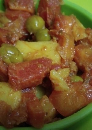A picture of Gajar Aloo Matar.