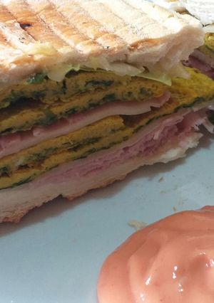 Foto di Panino super farcito "storia infinita"