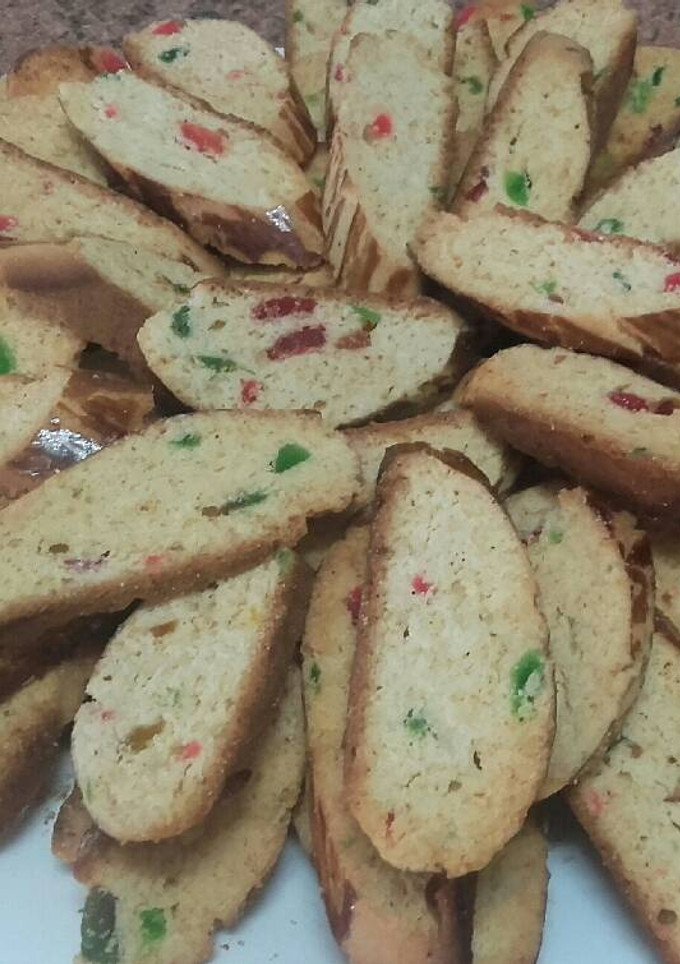 Una foto de Fakas marroquí con fruta confitada (biscotti)