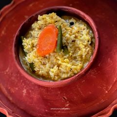 A picture of Dal Khechudi.