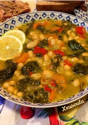 A picture of Lemony Bean Soup with Spinach and Turmeric.