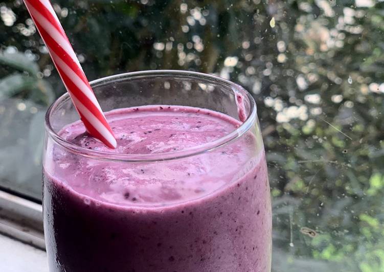 Steps to Prepare Favorite Blueberry Smoothie