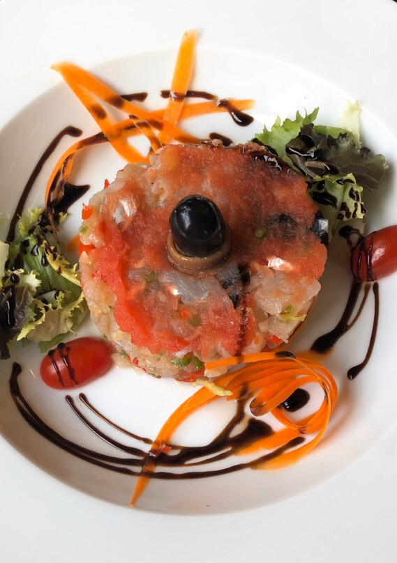 Una foto de Esqueixada de bacalao