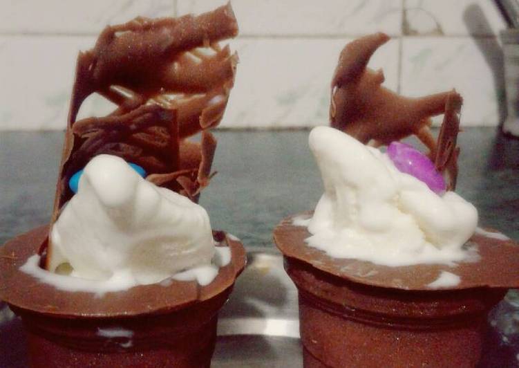 Chocolate cups with ice cream