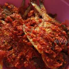 A picture of Ikan balado.