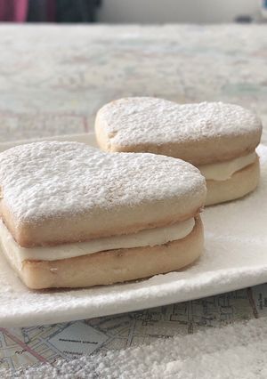 Una foto de Galletitas de limón rellenas 🍋