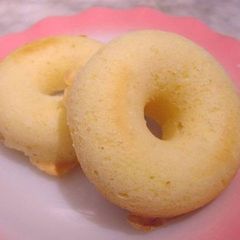 A picture of Fluffy and Oil Free Yogurt Baked Donuts.