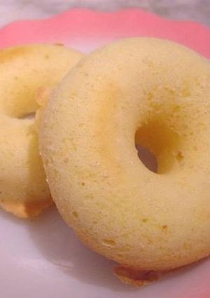 A picture of Fluffy and Oil Free Yogurt Baked Donuts.