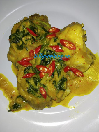 Bagaimana Membuat Ayam Bumbu Kuning Kemangi ala anak kos Simpel