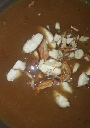 A picture of Besan ka halwa.