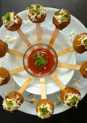 ચીઝ લોલીપોપ (Cheese lollipop recipe in Gujarati રેસીપી મુખ્ય ફોટો