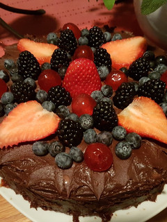 Una foto de Tarta de Chocolate con Frutos Rojos