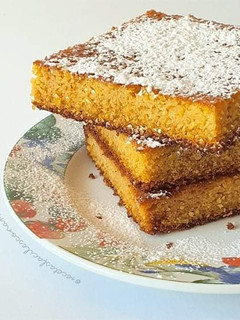 Una foto de Torta SIN HARINA de polenta y maíz SIN GLUTEN NI LACTOSA FÁCIL