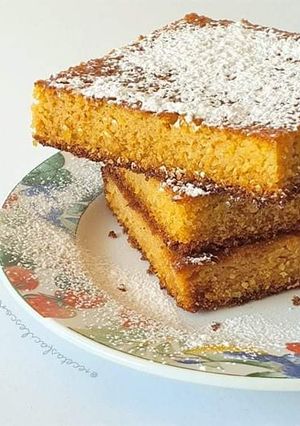 Una foto de Torta SIN HARINA de polenta y maíz SIN GLUTEN NI LACTOSA FÁCIL