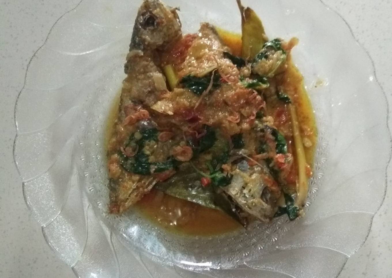 Ikan kembung rica kemangi