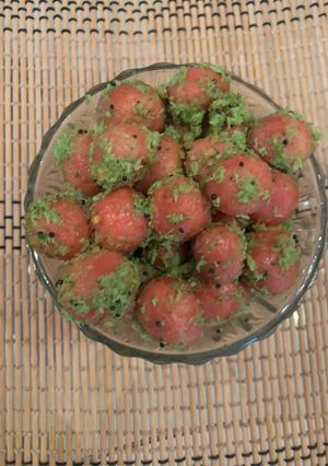 A picture of Beetroot Mani Kozhakkattai.