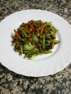 Una foto de Salteado de verduras
