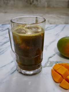 A picture of Pudina aam panna.