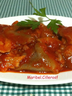 Una foto de Careta de cerdo en salsa de tomate casera