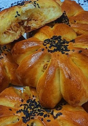 Hình của món Bánh mì tạo hình hoa cúc nhân sữa dừa.