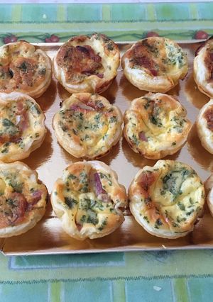 Une photo de Petites quiches apéro